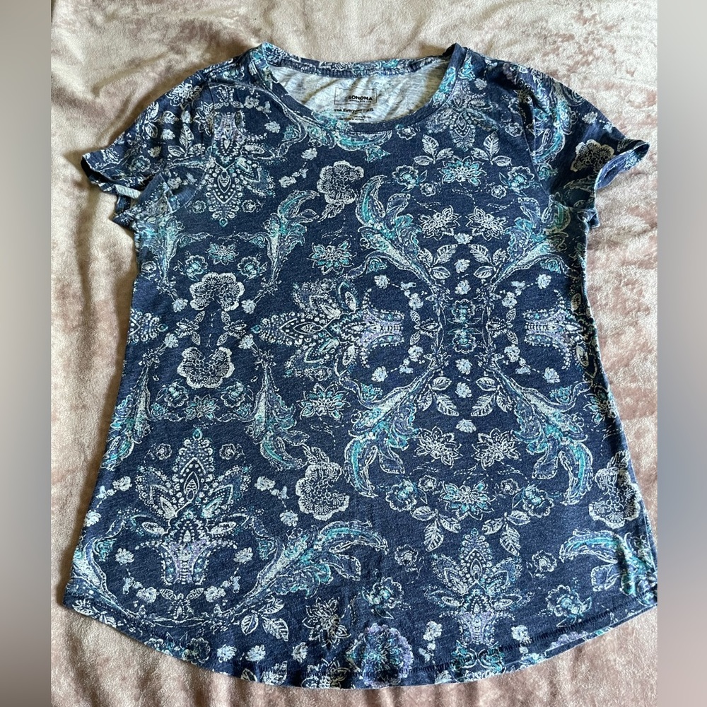 A top, size XS.
